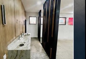 Sanitarios y área de tocador