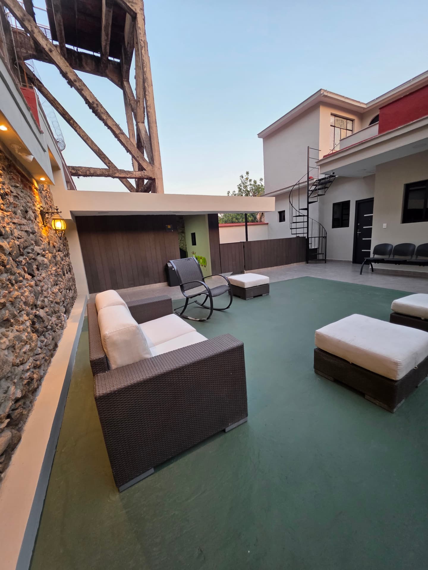Terraza de convivencia en planta alta